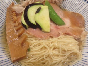冷やし出汁そば(白醤油)@麺屋 猪一 神楽坂(牛込神楽坂駅)具