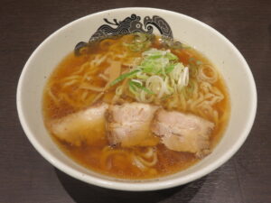 醤油らーめん@食堂 はせ川 東京ラーメンストリート店(東京駅)ビジュアル
