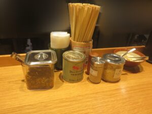 常夏マンゴーの冷やし麺2026@うまかめん 麹町本舗（麹町駅）卓上