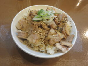 龍馬豚骨ラーメン@豚骨ラーメン 龍馬(市が尾駅)炙りチャーシュー丼