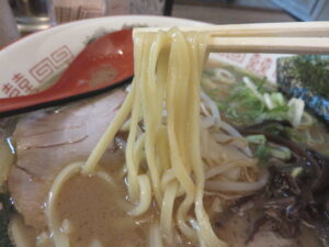 醬・らーめん@豚骨らーめん かんむり家（自由が丘駅）麺