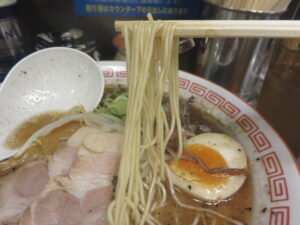 熊本ラーメン@博多 花の花(住吉駅)麺