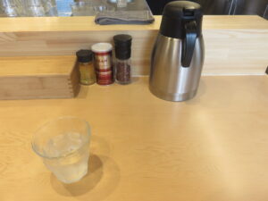 ミックスワンタン麺（塩）@立川 石ゃ森（西国立駅）卓上