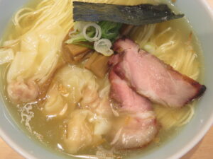 ミックスワンタン麺（塩）@立川 石ゃ森（西国立駅）具