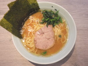ラーメン並@林家（反町駅）ビジュアル：トップ