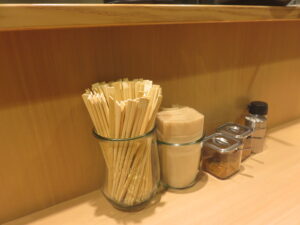 塩中華そば@ROKUBO TOKYO（西早稲田駅）卓上
